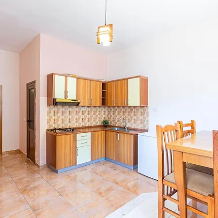 Radhima Res 7 - One Bedroom W Kitchen Vlora